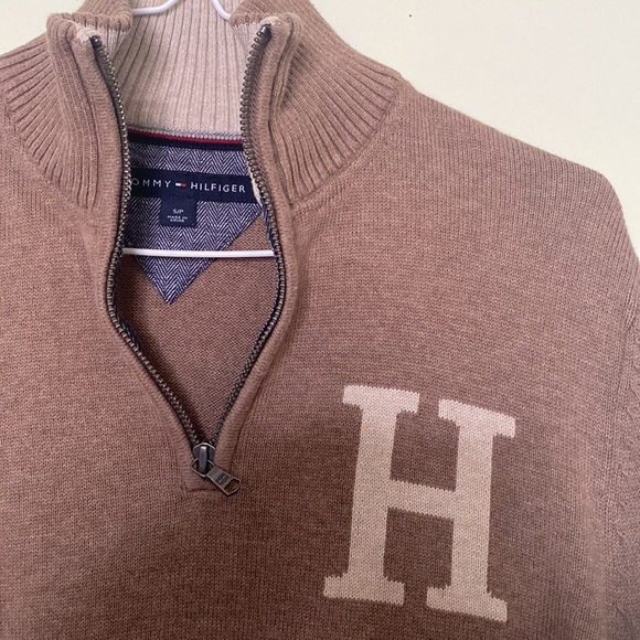 1 Small and 1 medium Tommy Hilfiger Quarter Zip sold seperately - Picture 3 of 6